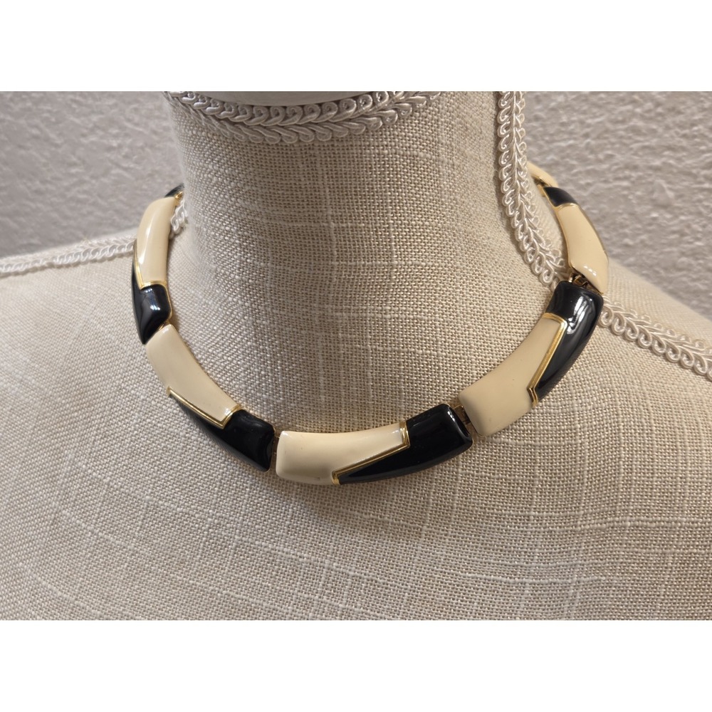1980s Monet Cream & Black Enamel Modernist Geometric Choker Necklace 16.5"